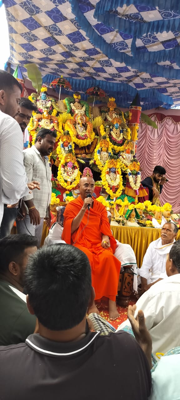 ನಾಗರಿಕತೆಯ ಭರಾಟೆಯಲ್ಲಿ ನಮ್ಮ ಧಾರ್ಮಿಕ ನಂಬಿಕೆಗಳು, ಸಂಸ್ಕಾರ, ಸಂಸ್ಕೃತಿ ನಶಿಸಿಹೋಗುತ್ತಿದ್ದು, ದೇವಾಲಯಗಳನ್ನು ವ್ಯವಸ್ಥಿತ ರೀತಿಯಲ್ಲಿ ನೋಡಿಕೊಳ್ಳಬೇಕು’   ಆದಿಚುಂಚನಗಿರಿ ಮೈಸೂರು ಶಾಖಾ ಮಠದ ಸೋಮನಾಥ ಸ್ವಾಮಿಜಿ