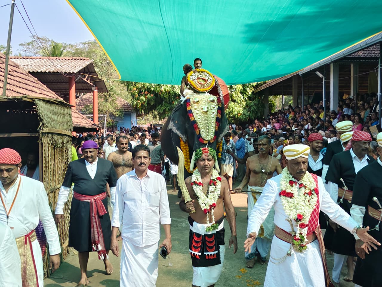 ಶ್ರೀ ಆದಿ ಬೈತೂರು ದೇವಾಲಯದಲ್ಲಿ ವಿಜೃಂಭಣೆಯಿಂದ ಪ್ರಾರಂಭಗೊಂಡ ಜಾತ್ರೋತ್ಸವ