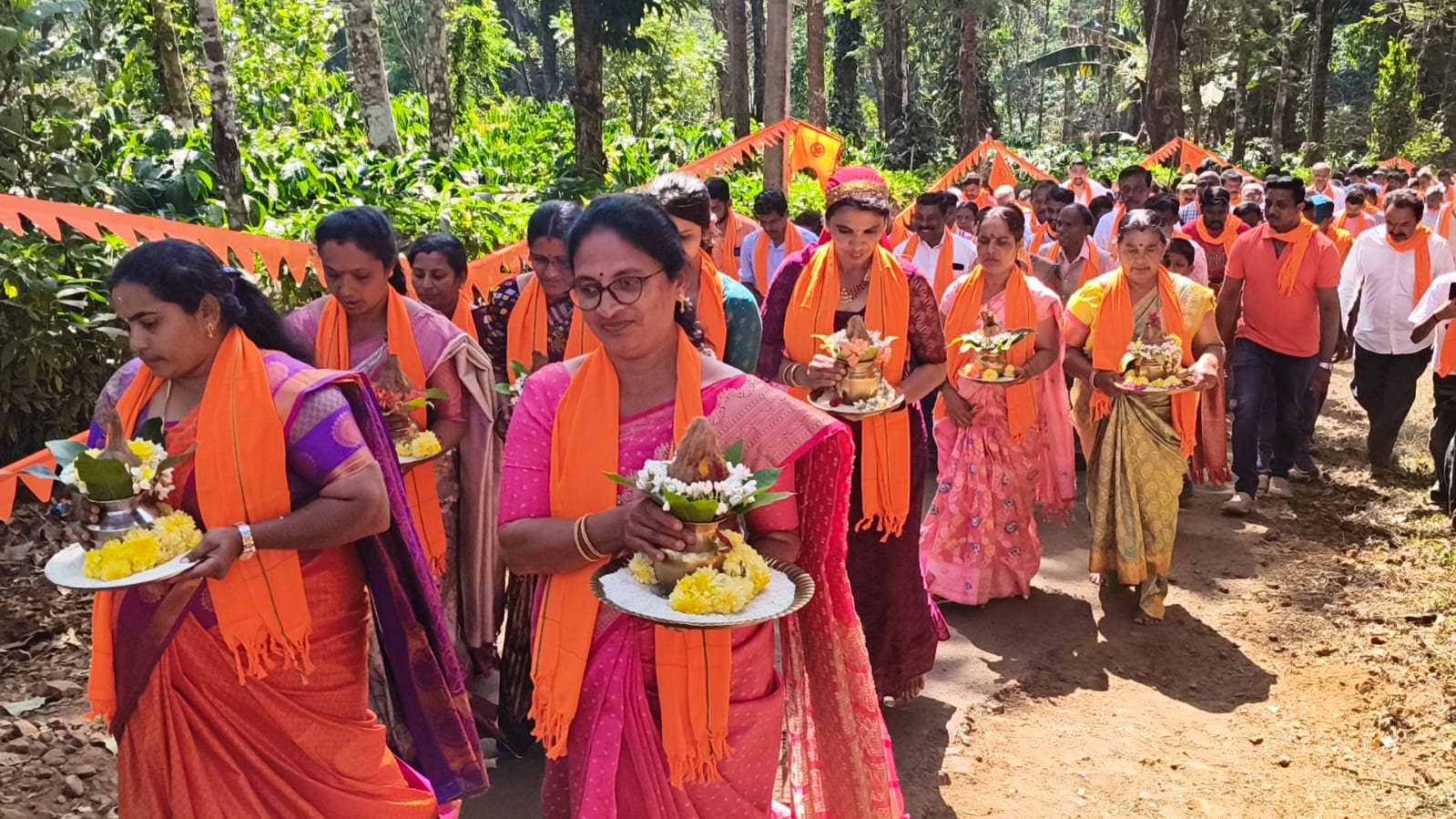 ವಿಶ್ವದಲ್ಲಿಯೇ ಅತಿ ಹೆಚ್ಚು ಜನಪ್ರಿಯತೆ, ಮೌಲ್ಯ ಹಾಗೂ ಗೌರವ ಗಳಿಸಿದ ಕೀರ್ತಿ ಹಿಂದೂ ಧರ್ಮಕ್ಕಿದೆ. ಗೋ ಪ್ರಮುಖಂ ಸಂಚಾಲಕರಾದ ಗಂಗಾಧರ್ ಪೆಡುಂಮಕ್ಕಿ
