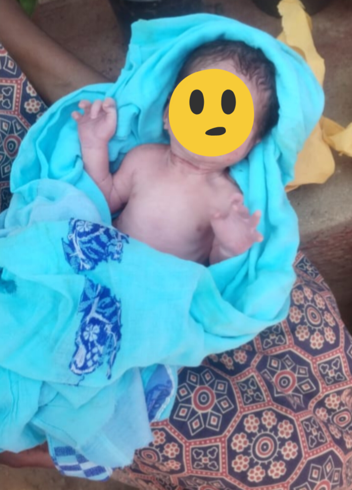 ಕಾಫಿ ತೋಟದಲ್ಲಿ  ಮಗು ಪತ್ತೆ. ಆಗ ತಾನೆ ಹುಟ್ಟಿದ ಗಂಡು ಬಿಟ್ಟು ಹೋಗಿರುವ ಶಂಕೆ.