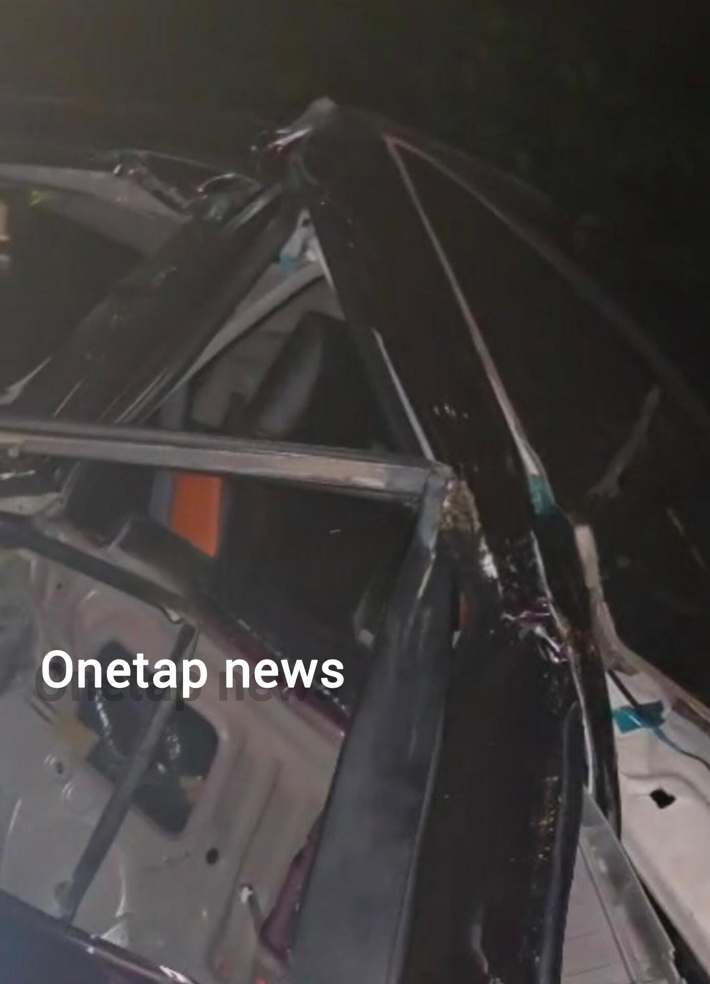 ಇನೋವಾ ಕಾರು ಮರಕ್ಕೆ ಡಿಕ್ಕಿ ಚಾಲಕ ಸ್ಥಳದಲ್ಲೇ ಸಾವು.ಅಪಘಾತ ನಡೆದ ಸ್ಥಳದಲ್ಲಿ ವಿಡಿಯೋ ಚಿತ್ರೀಕರಣದಲ್ಲಿ ತಲ್ಲೀನರಾದ ಸತ್ ಪ್ರಜೆಗಳು